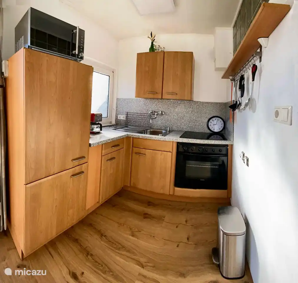 Gut ausgestattete Küche 