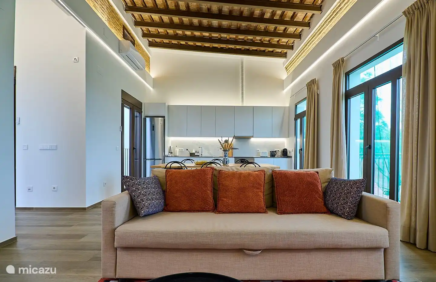 Reina 3 - Tres Reinas Valencia