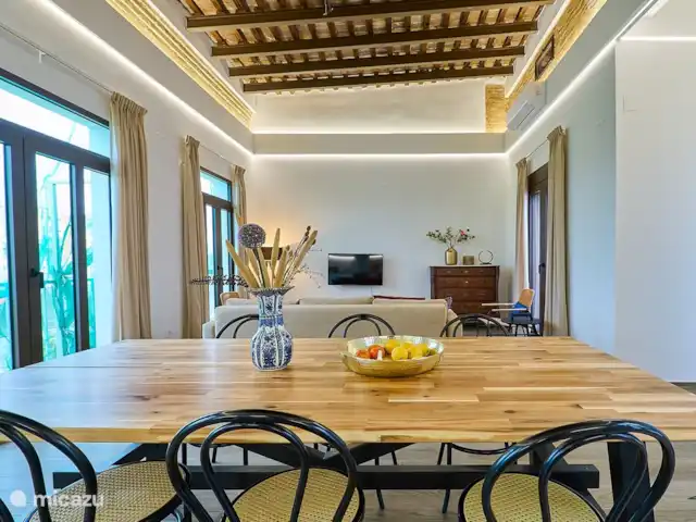 Tres Reinas Valencia - Reina 3 huren in Spanje, Valencia, Valencia (stad) - appartement Reina 3 - Tres Reinas Valencia - de woonkamer met balkon over de breedte van het pand met zeezicht.