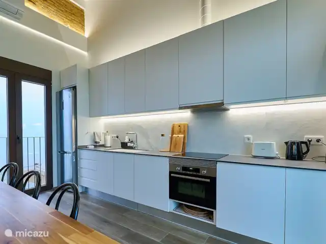 Tres Reinas Valencia - Reina 3 huren in Spanje, Valencia, Valencia (stad) - appartement Reina 3 - Tres Reinas Valencia - met compleet ingerichte keuken. Koken omdat het kan, niet omdat het moet, want er zijn veel goede en betaalbare restaurants en afhaalgelegenheden vlakbij.