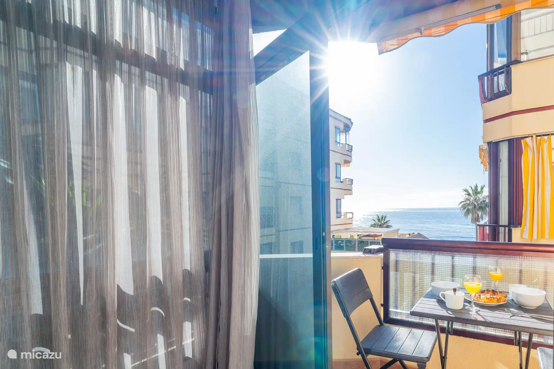 La preciosa terraza del piso.