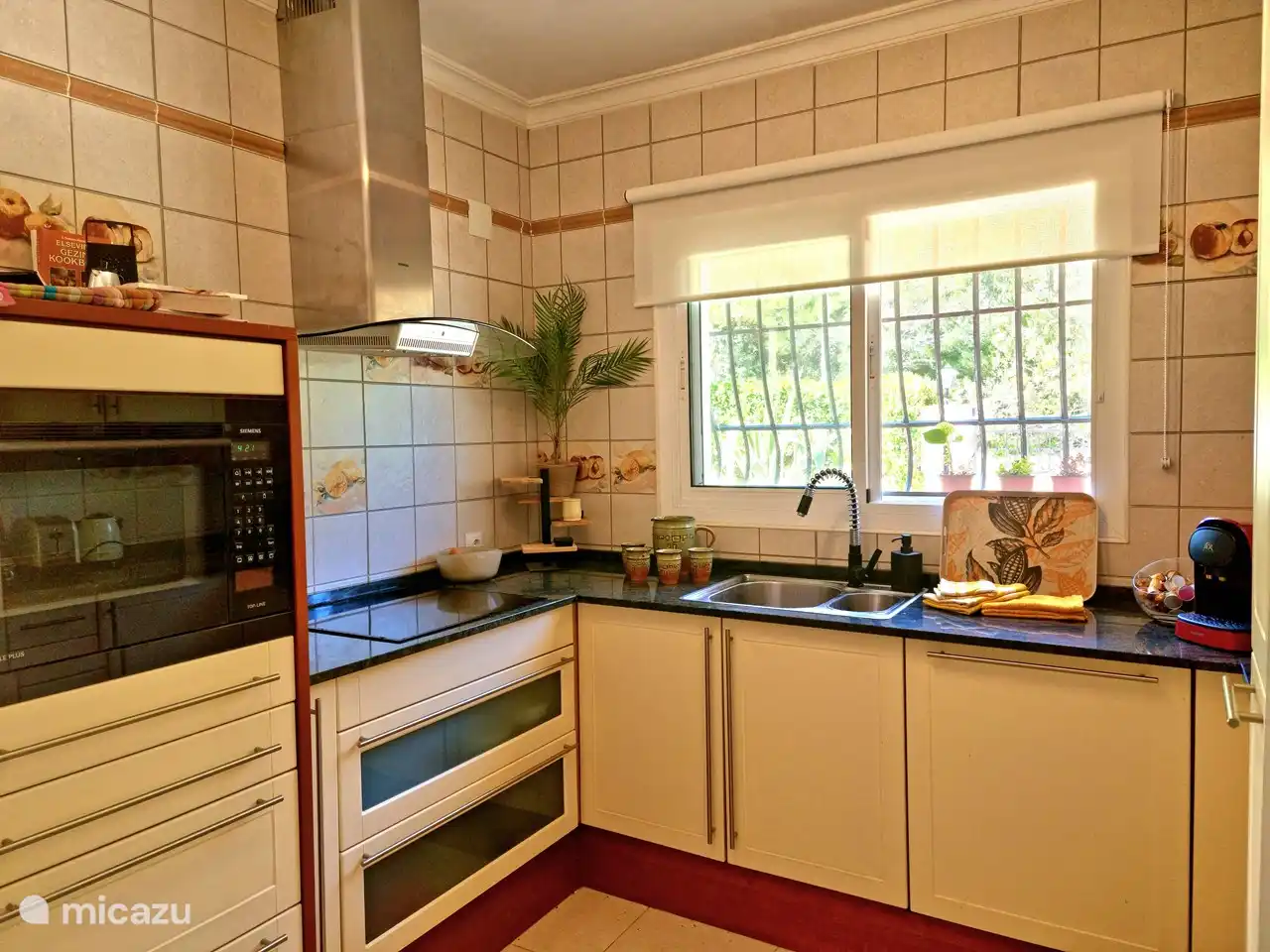 Four, micro-onde, cuisson induction, réfrigérateur, Nespresso etc.