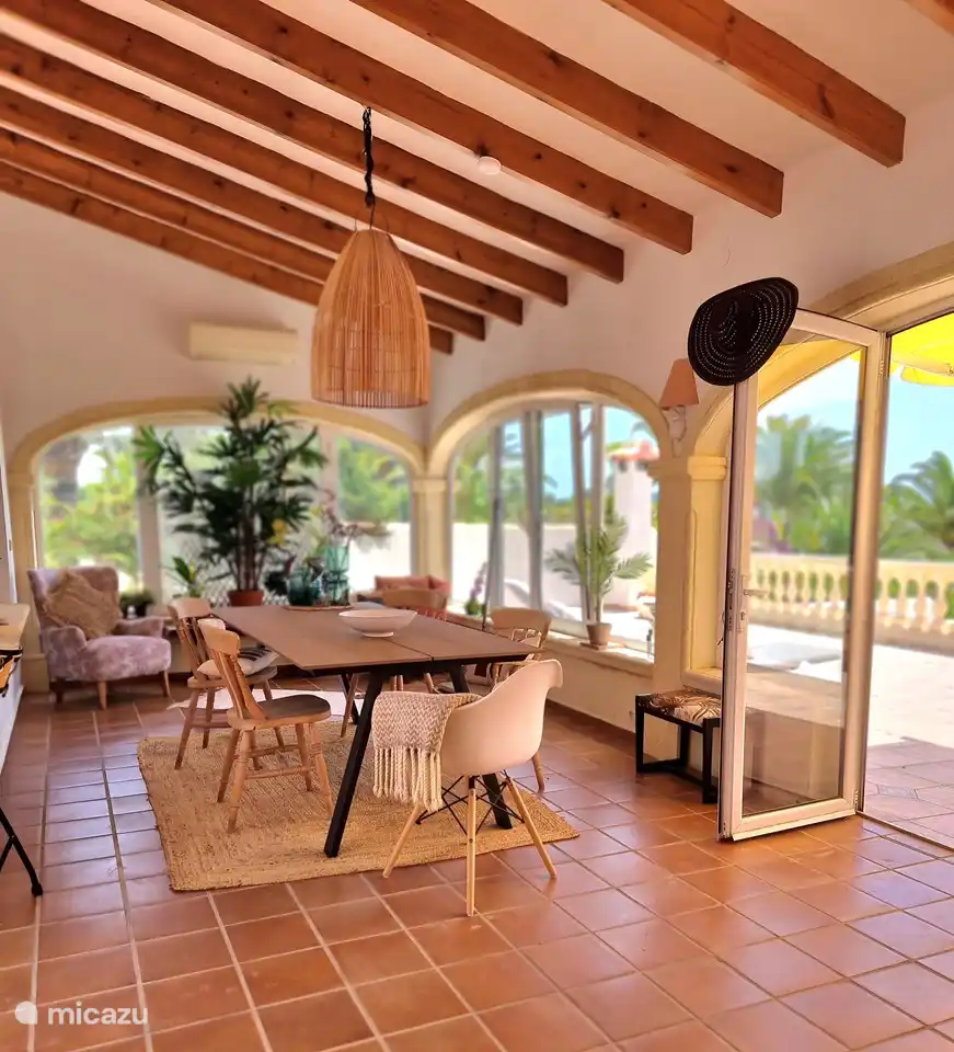 Une jolie naya spacieuse pour jouer à un jeu avec les enfants, par exemple.