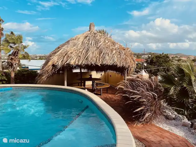 Appartement Lora Jan Thiel Curaçao | Curaçao, Banda Ariba (est), Jan Thiel - appartement Palapa avec table de jardin