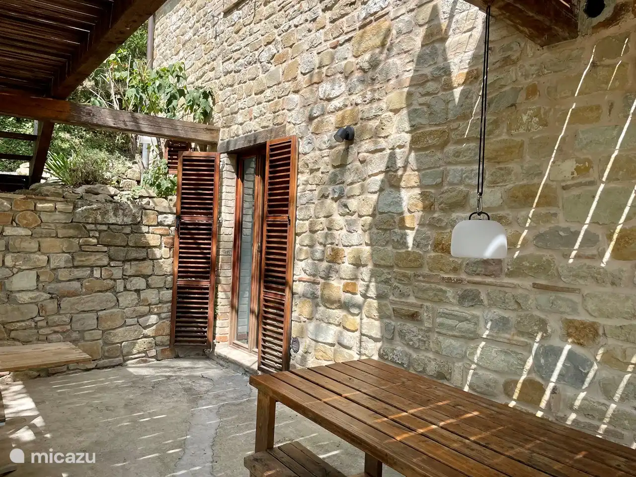 Terrace with picnic table