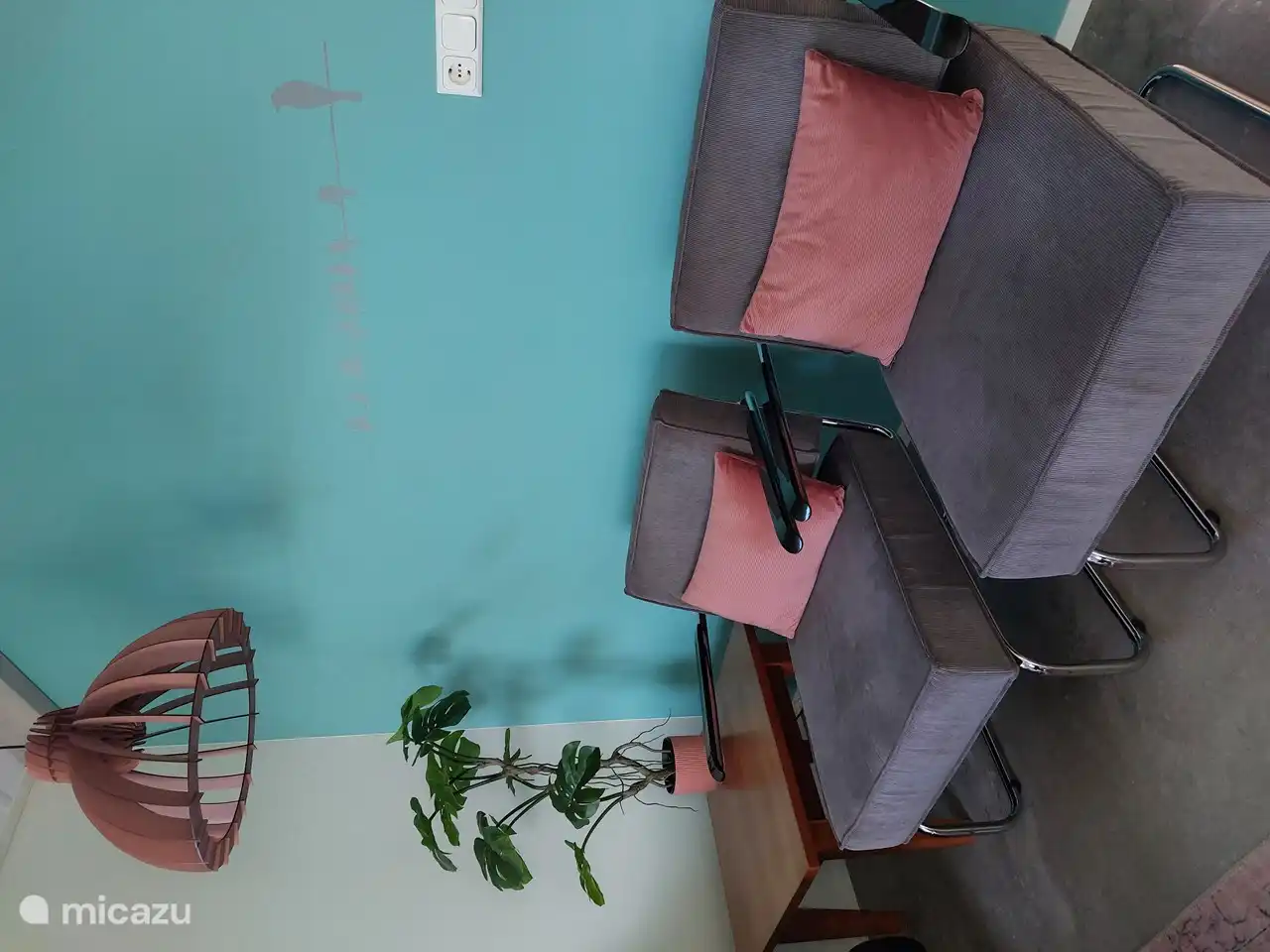 Schöne Liegestühle