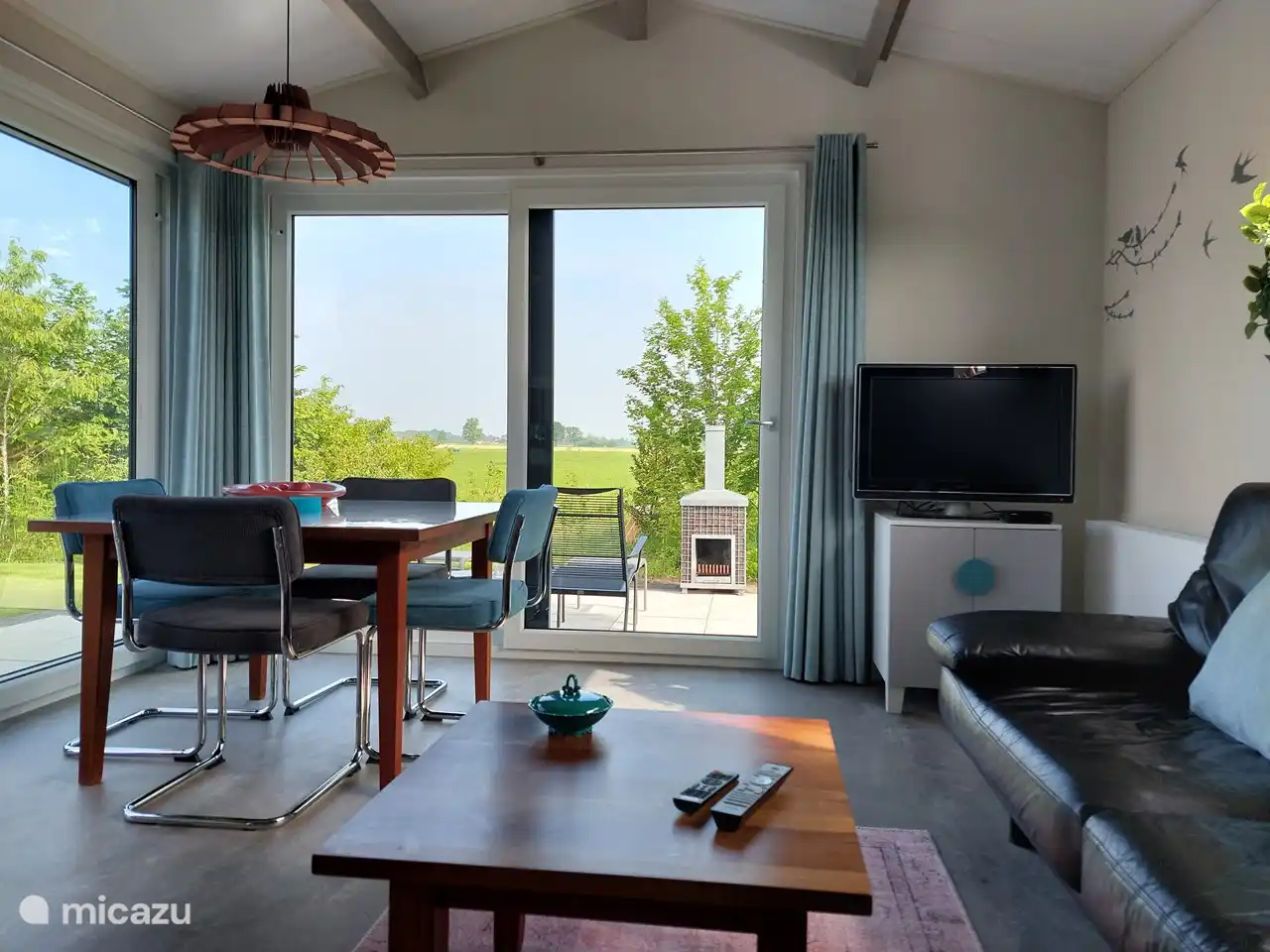 Was für eine Aussicht von einem luxuriösen Sitzplatz!