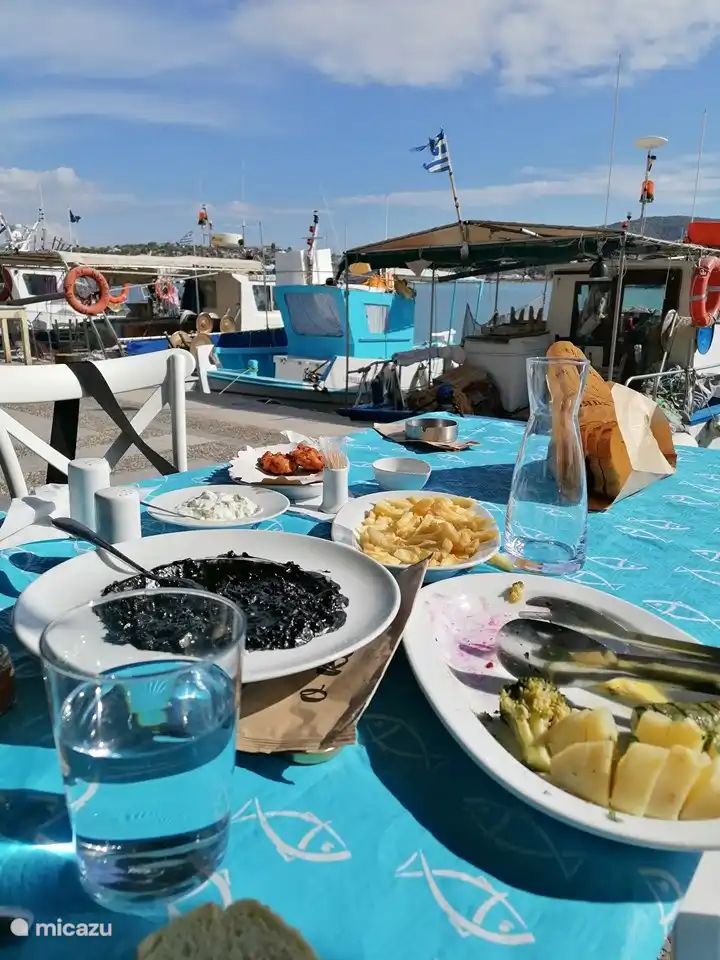 eat along the boulevard