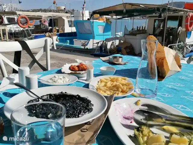 Villa Novina | Grèce, Égine, Salamina - villa manger le long du boulevard