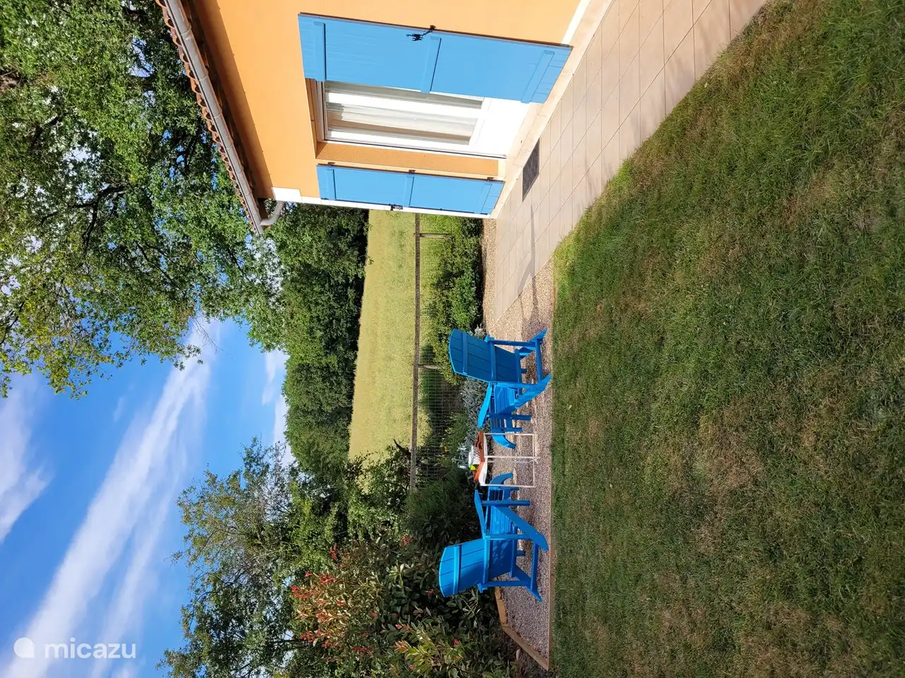 Schöne Aussicht über die Felder. Oft gibt es Sonnenblumen.