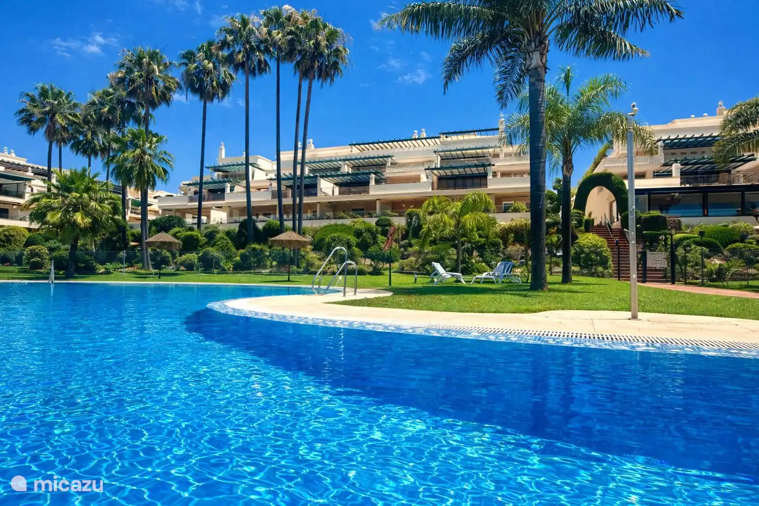 uitzicht vanaf je enorme 80 m2 terras