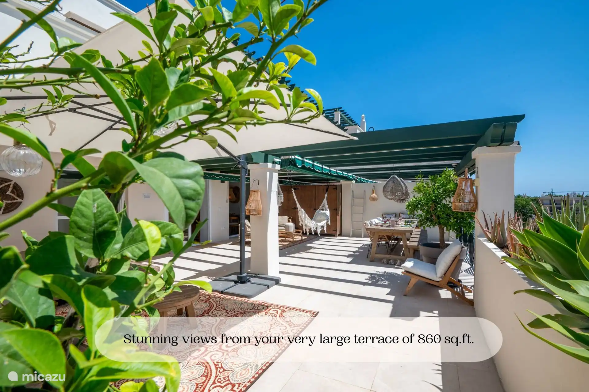 Sehr große 80 m² große Terrasse mit ungehinderter Sicht und viel Privatsphäre!