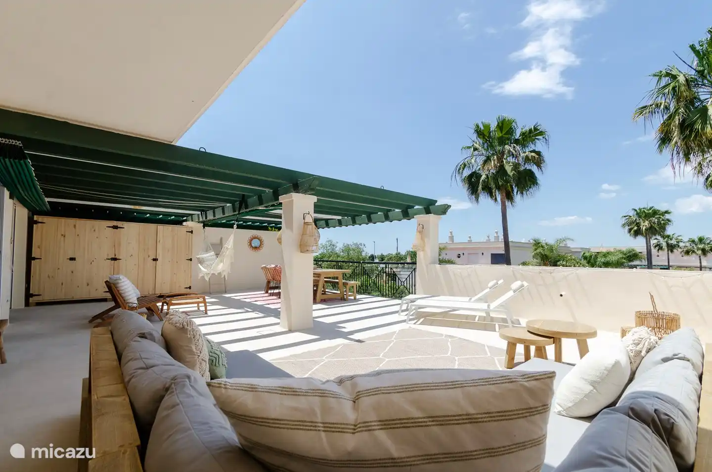 Die Terrasse ist mit einer Größe von 80 m2 einzigartig!