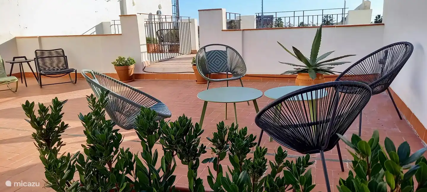 Ein weiterer Teil der 145m2 Dachterrasse.