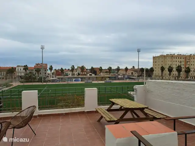 Tres Reinas Valencia - Reina 2 huren in Spanje, Valencia, Valencia (stad) - appartement Een van de twee picknick tafels.