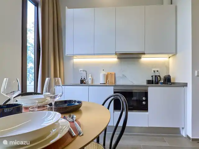 Tres Reinas Valencia - Reina 2 huren in Spanje, Valencia, Valencia (stad) - appartement De keuken met afwassmachine en magnetron