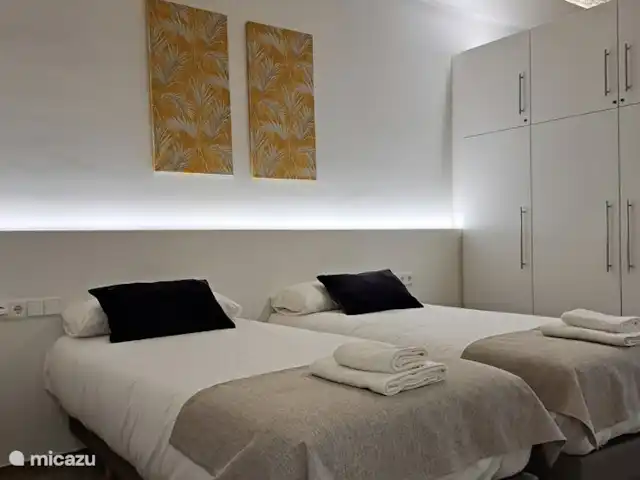 Tres Reinas Valencia - Reina 2 huren in Spanje, Valencia, Valencia (stad) - appartement Spaanse bedden zijn vaak kort en smal, de bedden van Tres Reinas Valencia zijn 210 of 200 cm lang en 90 of 180 cm breed.