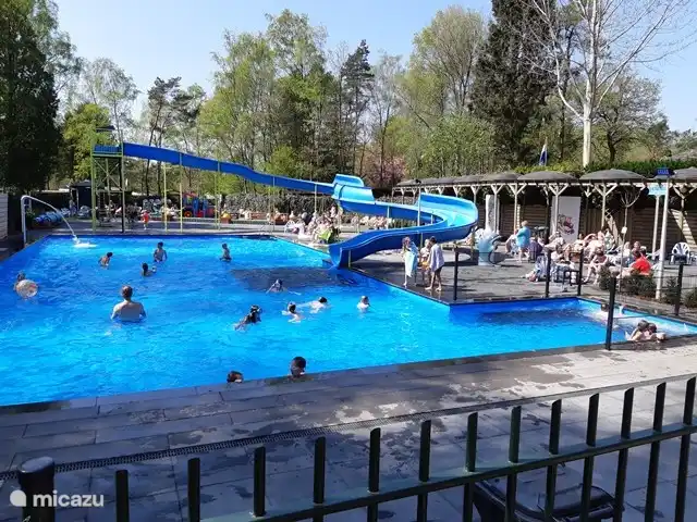Schwimmbad im Jahr 2019 komplett renoviert