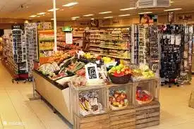 Schöner SPAR-Supermarkt im Park