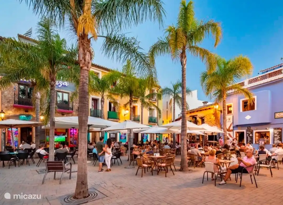 The bustling city center of Dénia.