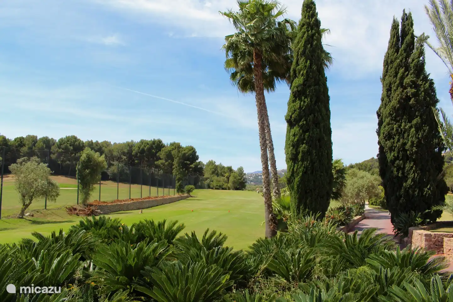 The golf course at 13 minutes by car from the villa called ''La Sella Golf''.