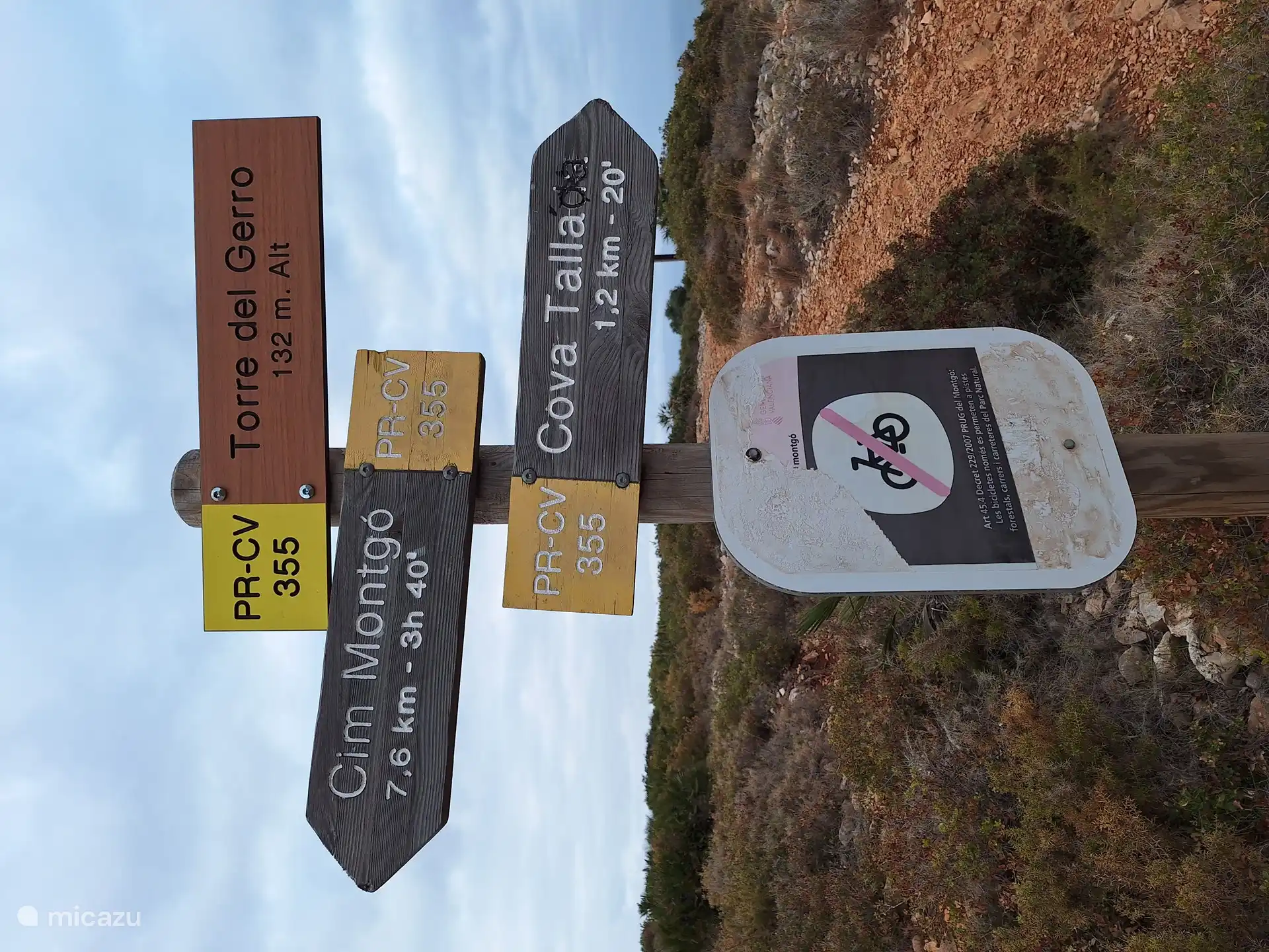 The walking routes at Las Rotas. The highest is Torre del Gerro. This was built in the 1020th century to protect the coast against pirate attacks. The name comes from the shape of a jug. 