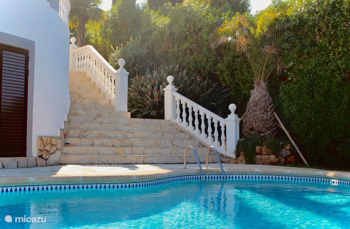 The ascending staircase to the naya.