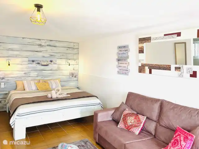 Estudio Risa en España, Andalucía, Viñuela - studio Cama