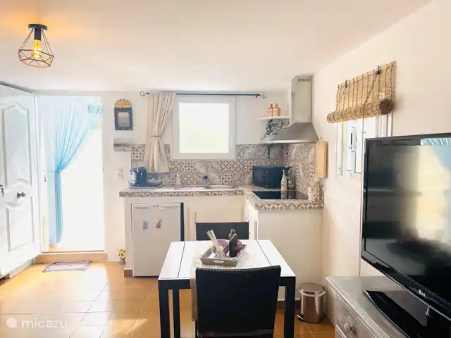 Estudio Risa en España, Andalucía, Viñuela - studio Cocina pequeña