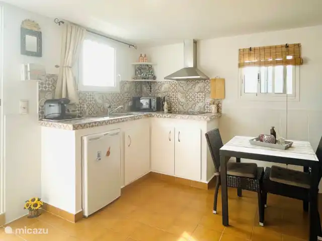 Estudio Risa en España, Andalucía, Viñuela - studio Comedor