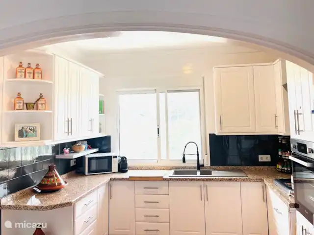 Casira, habitación El Toro en España, Andalucía, Viñuela - studio cocina