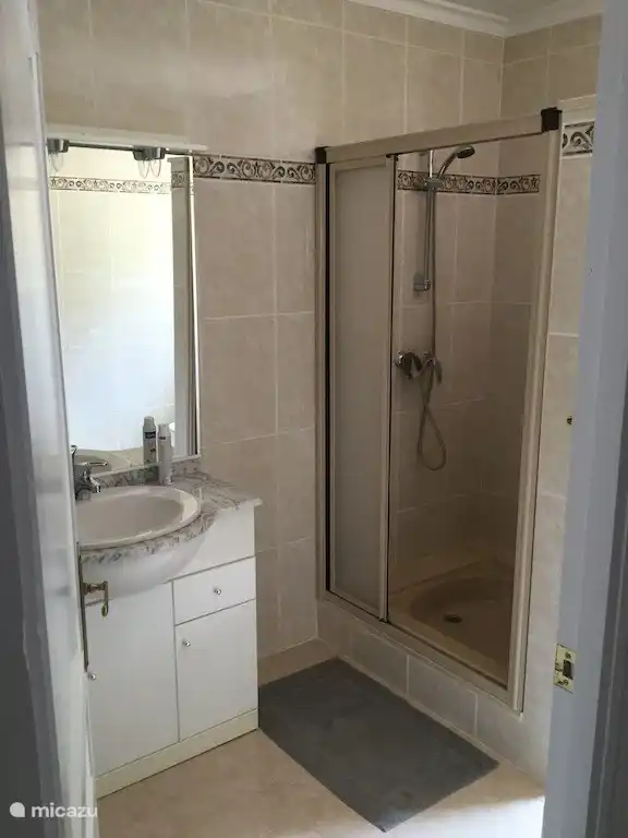 Duschbad (Dusche + WC)