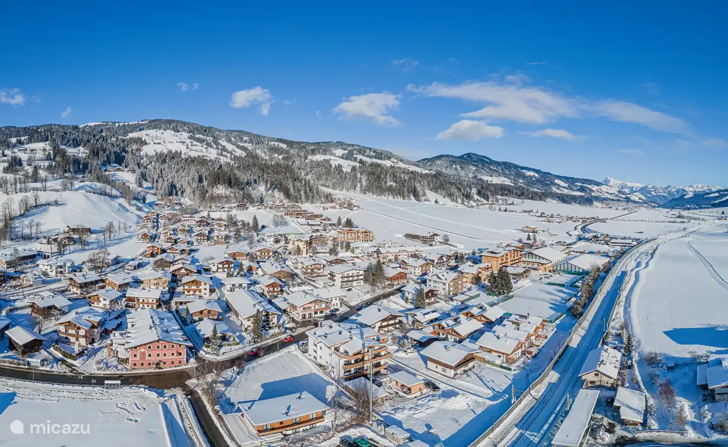Landschap met appartement in het midden