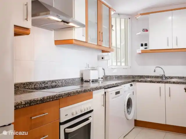 Piso Encanto en España, Costa Blanca, Jávea - apartamento Cocina totalmente equipada, con cafetera Nespresso incluida lavadora