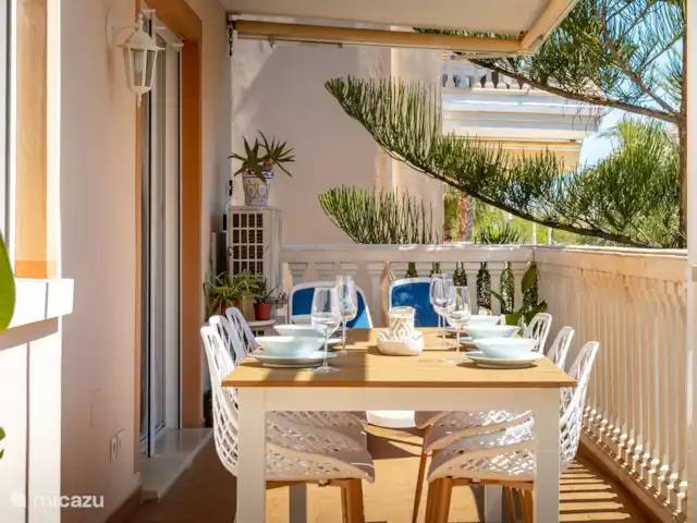 Piso Encanto en España, Costa Blanca, Jávea - apartamento Mesa de comedor en el amplio balcón.