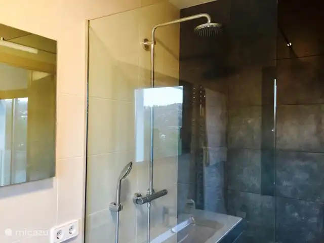 Villa Collines Sitges | Espagne, Barcelone, Olivella - villa Douche à l'italienne