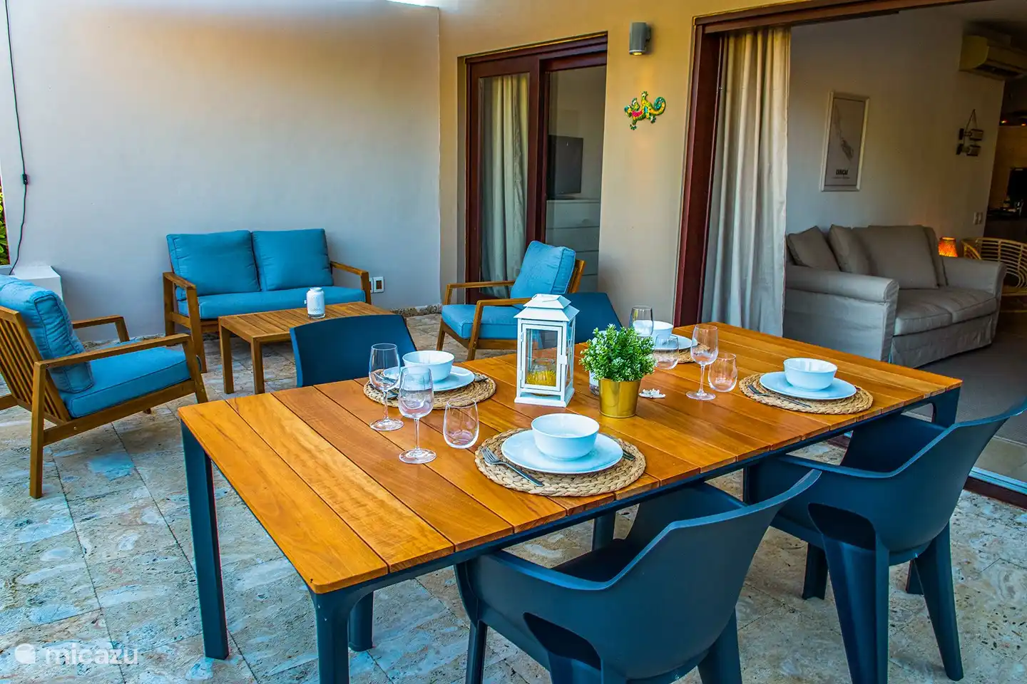 Terrasse avec coin salon