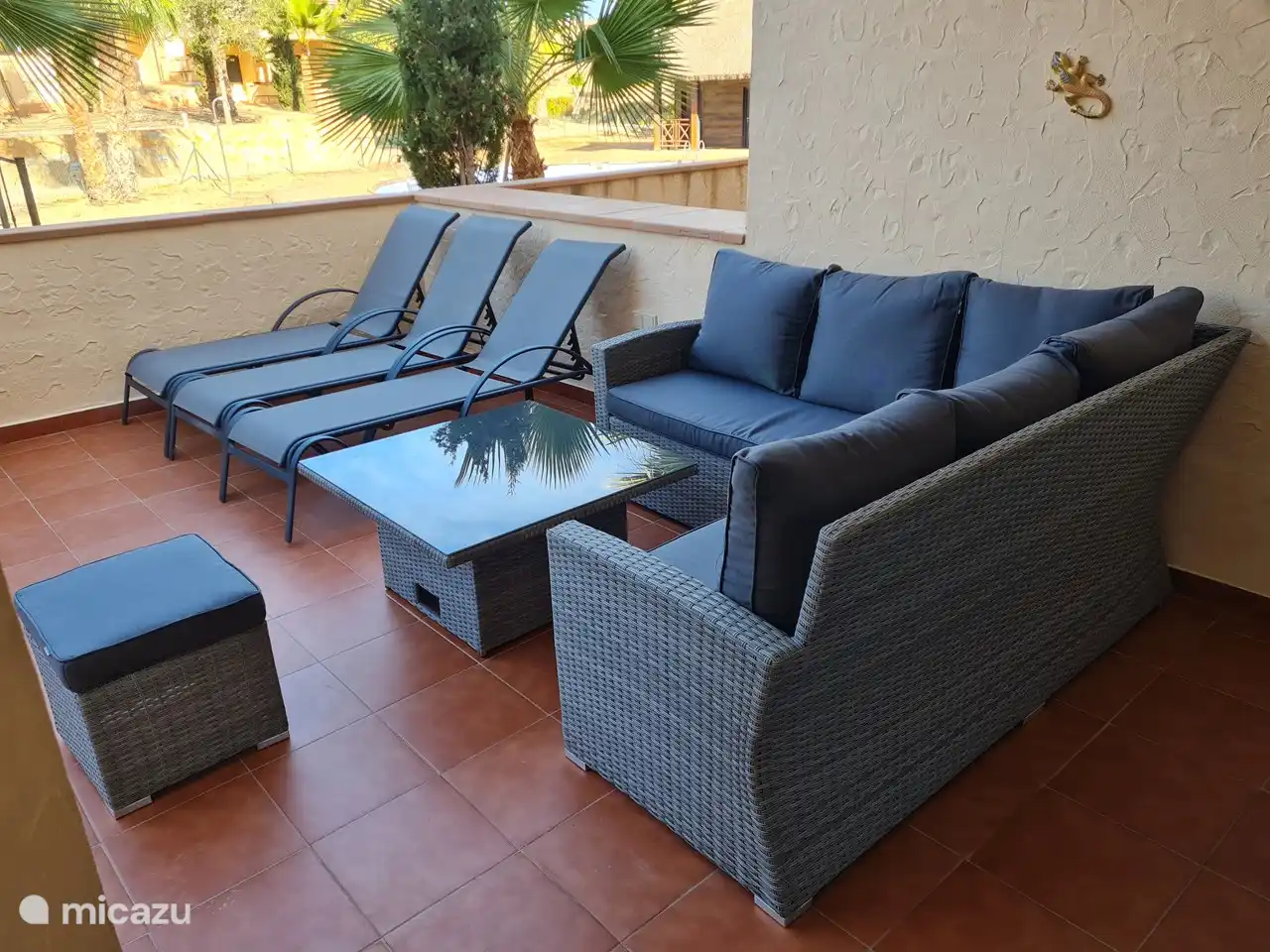 3 ligbedjes voor de zonaanbidders met de loungeset 