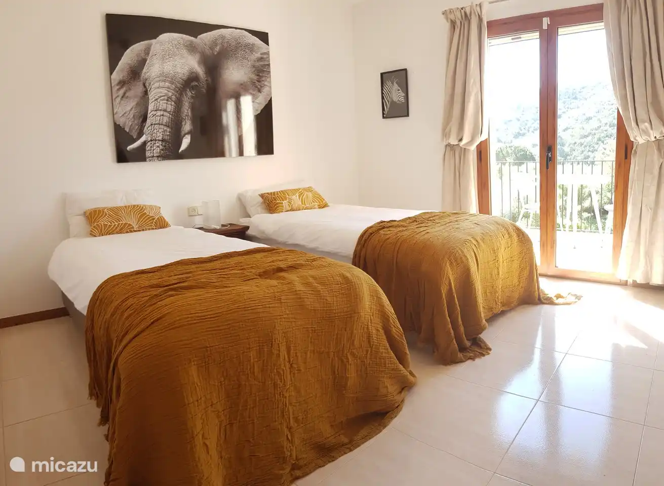 Schlafzimmer im Obergeschoss, 3 x Einzelbett