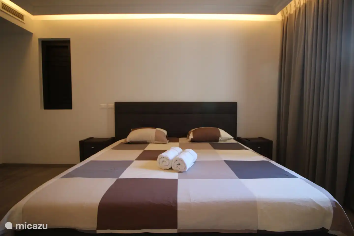 Kingsize-Bett Schlafzimmer