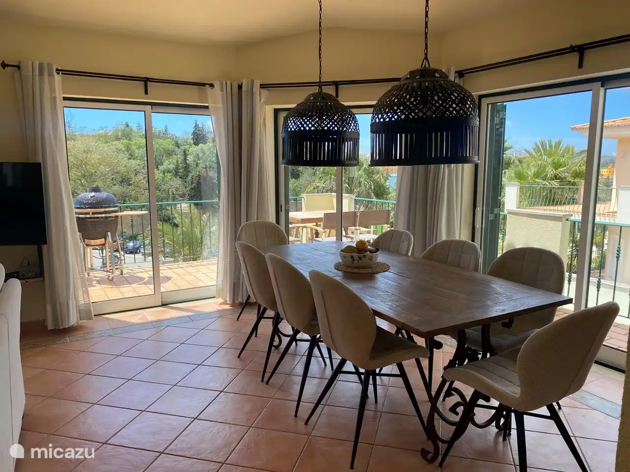 Hermoso lugar con vistas a la playa y al río