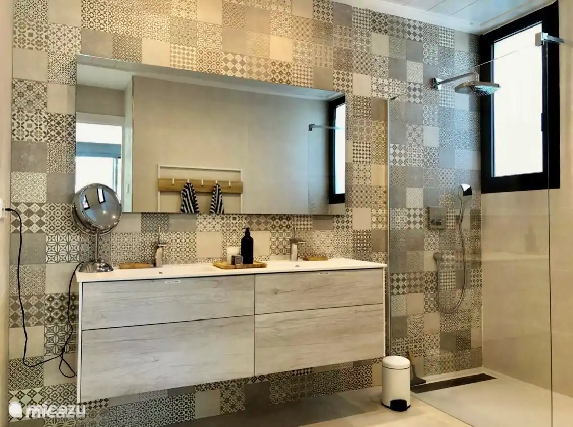 Ensuite Badezimmer Hauptschlafzimmer