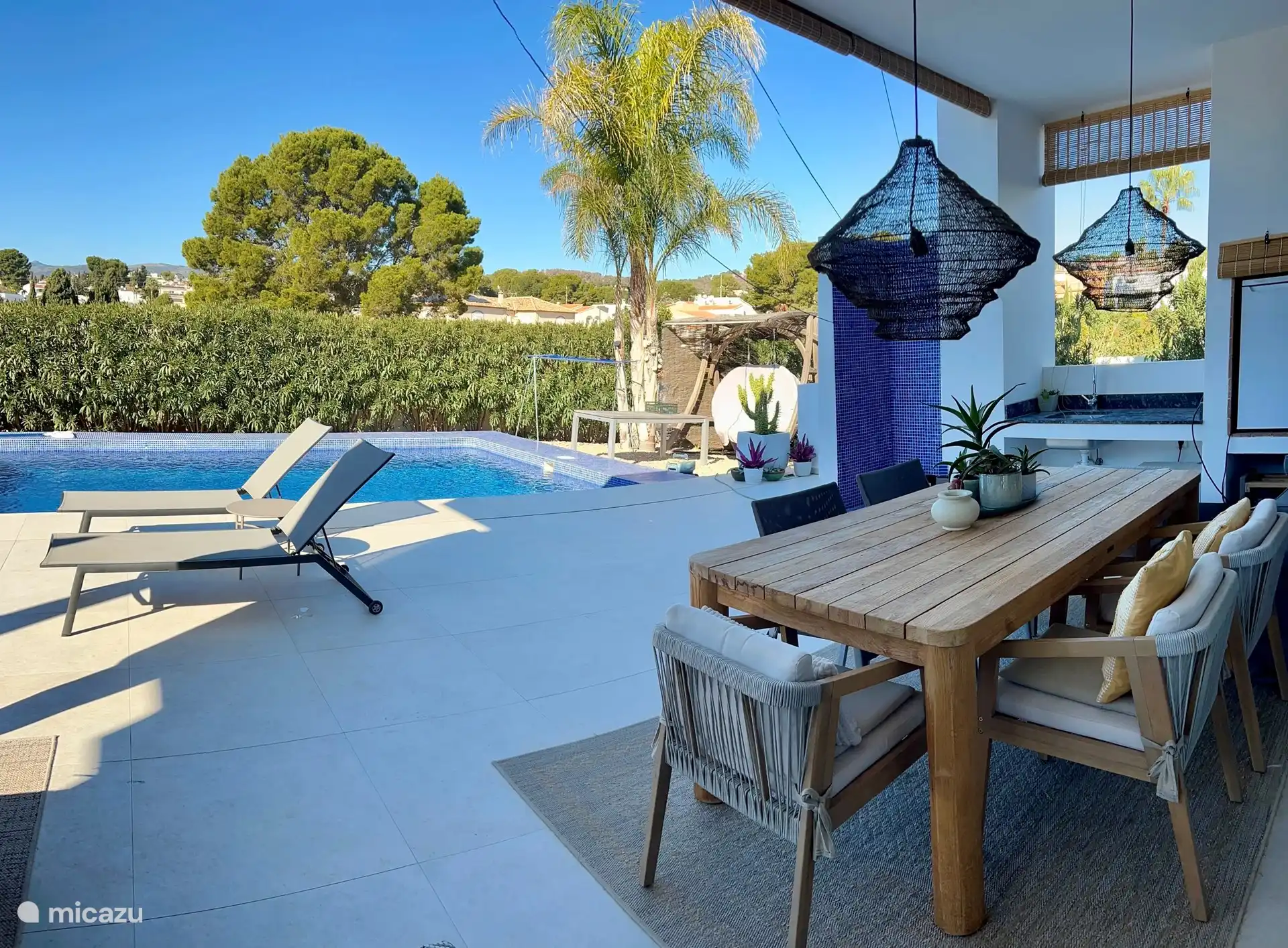 Köstliches Essen auf der Terrasse