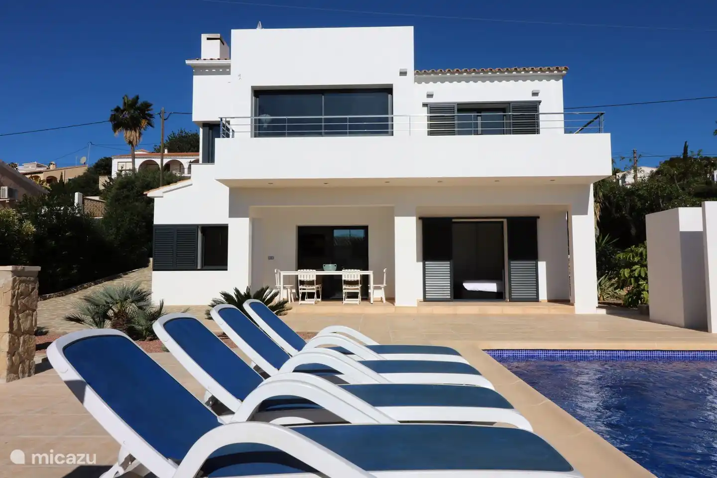 Separate Wohnung im Erdgeschoss mit 2 Schlafzimmern und Küche.