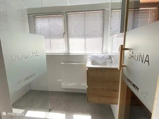 La casa de campo de los Pimpelmees en Países Bajos, Overijssel, Hoge Hexel - casa vacacional Baño en planta alta