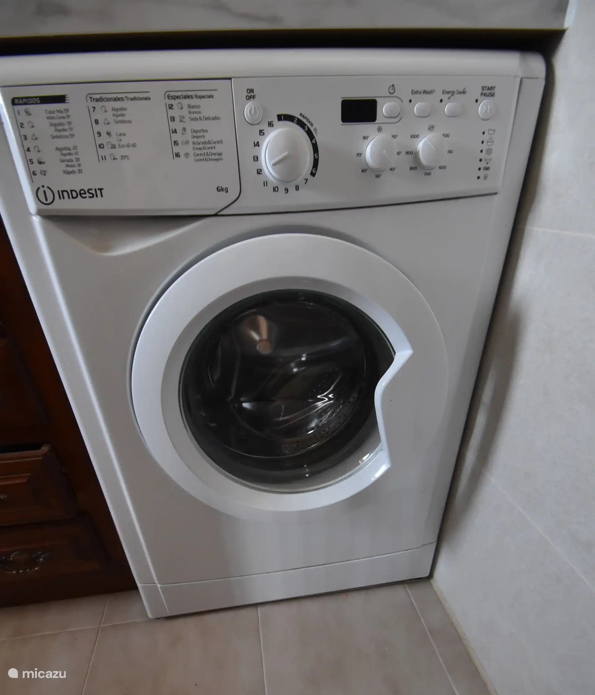 Jede Wohnung verfügt über eine eigene Waschmaschine. Ideal für große und kleine Wäschen! 