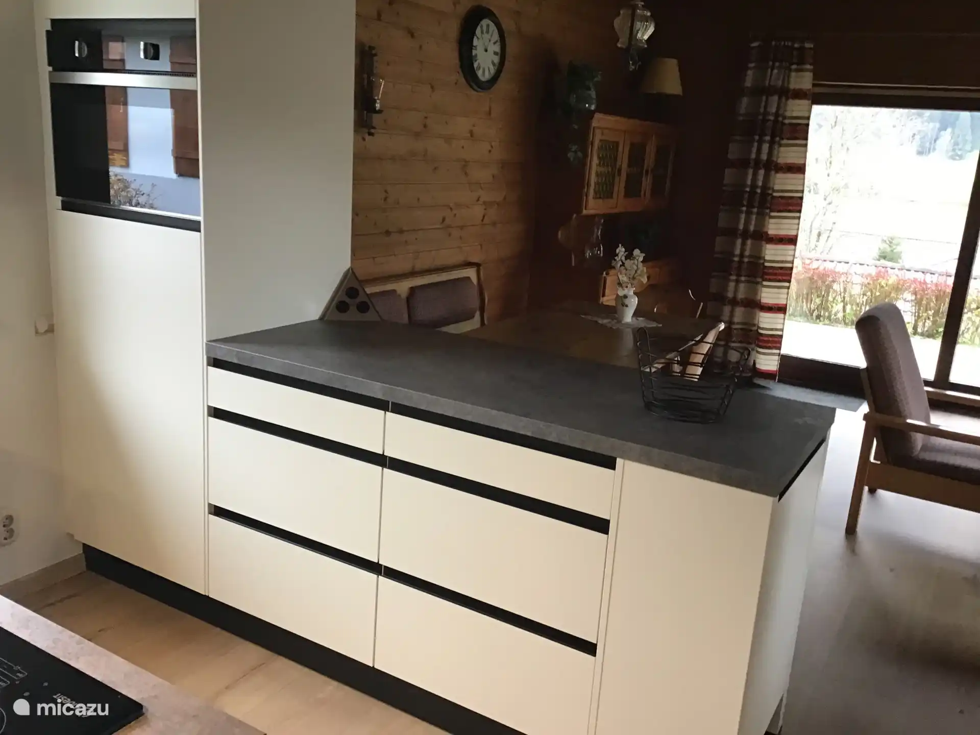 Cocina abierta con salón