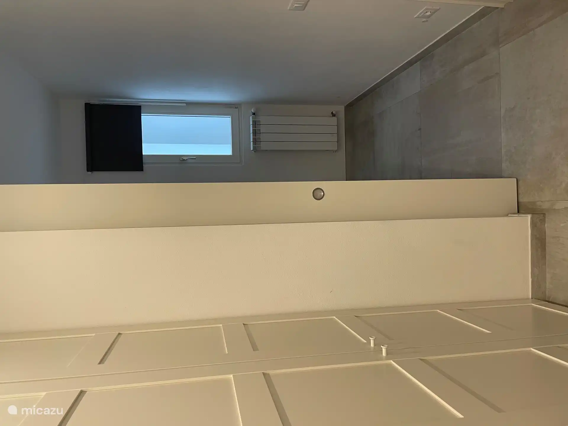 Dormitorio 2 - Entrada con closet