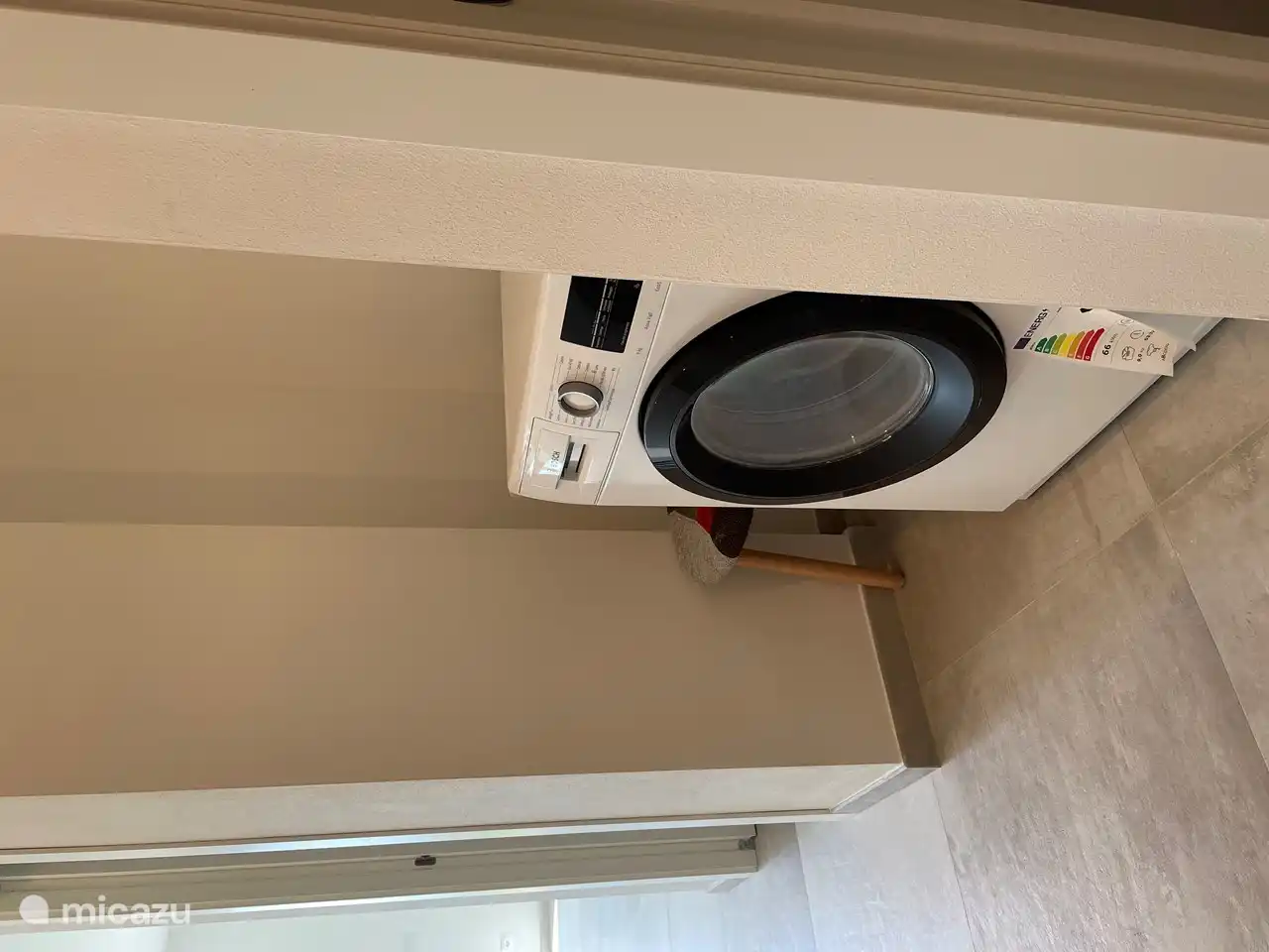 Lavadora y secadora (no en la foto)