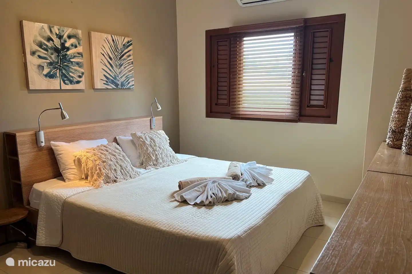 Dormitorio principal con baño privado